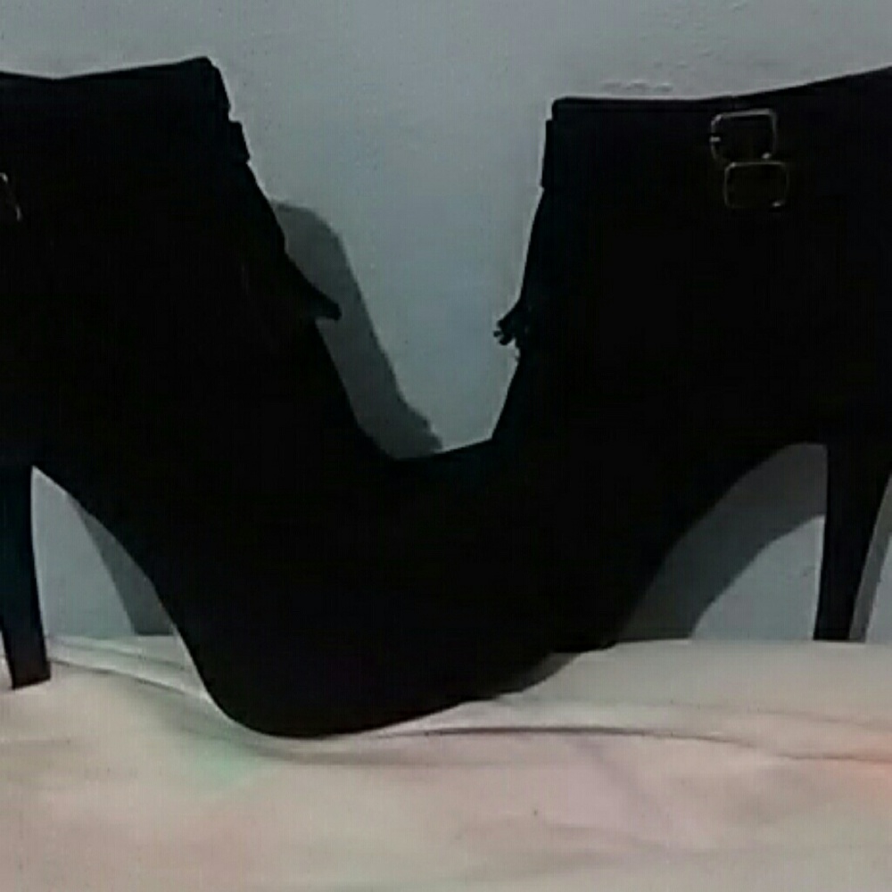 High heel shoes